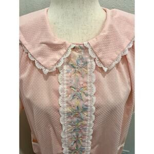 Vintage 1960s Baby Pink Polka Dot W/ Lace Trim Snap Button Down House Coat